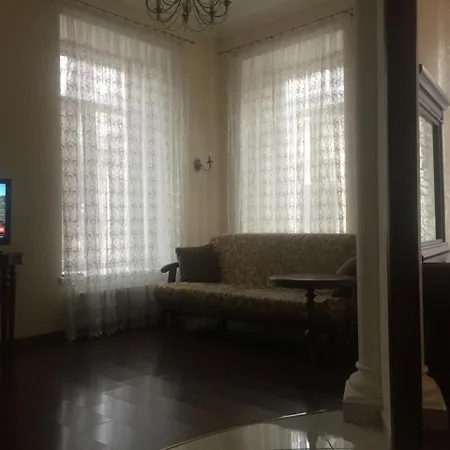 Cozy Studio Near Greek Square